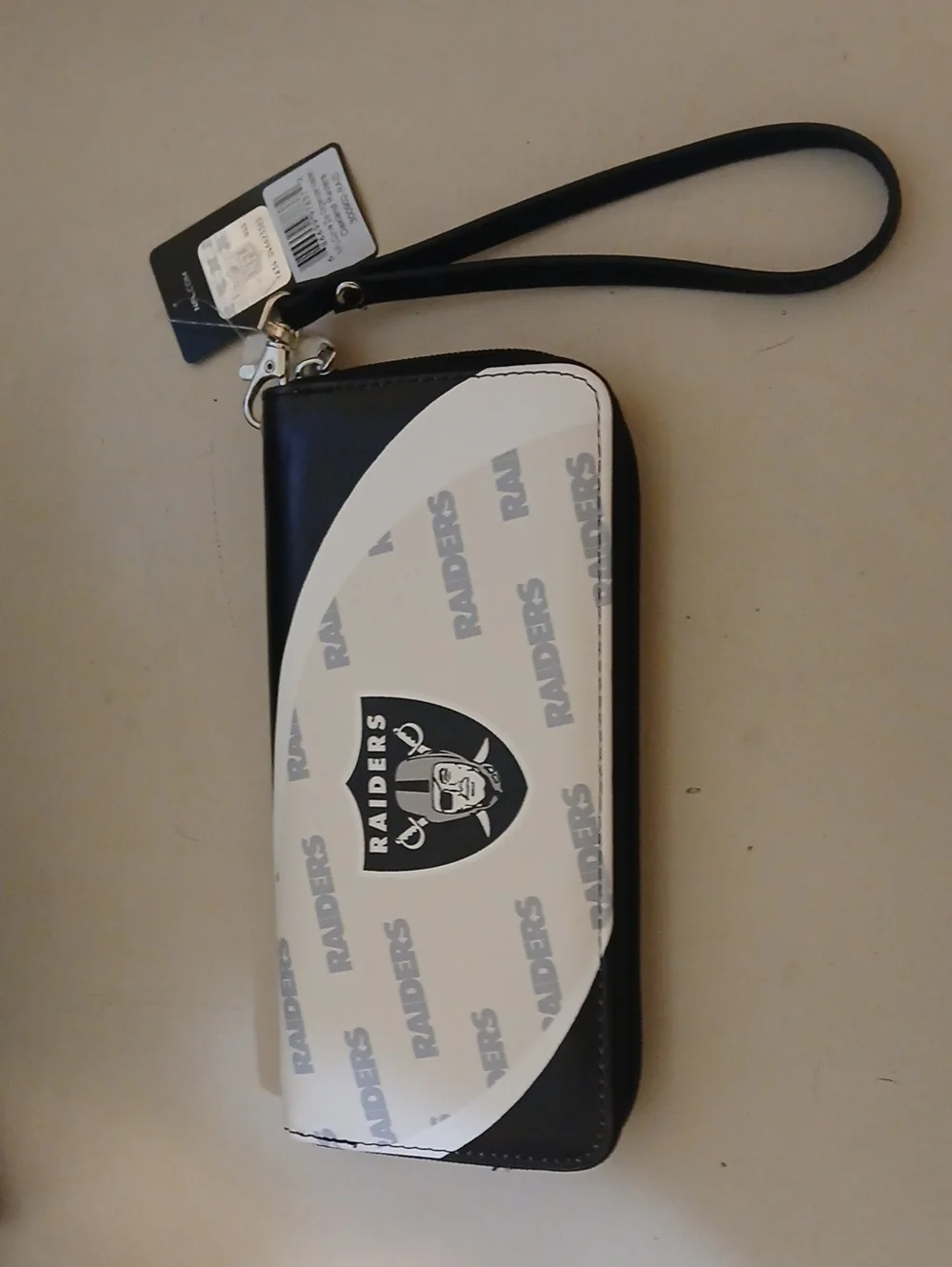 NWT NFL Raiders Black and White Wristlet Wallet